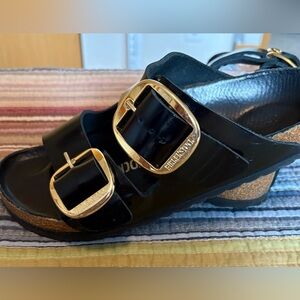 ✨Just Mrk’d Down-Birkenstock’s Shiny Black Big Buckle Arizona in 37N.